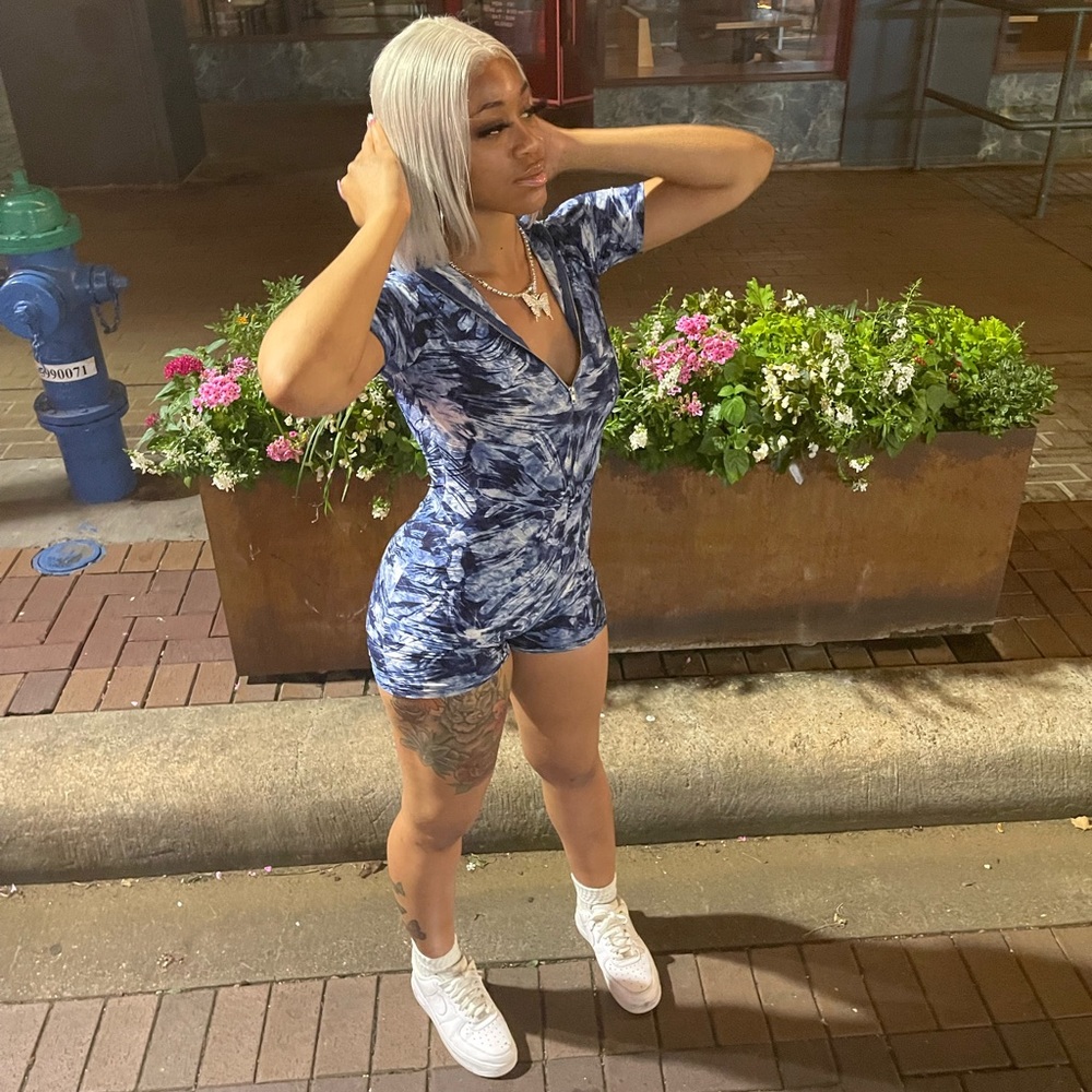 Cute Romper with textured fabric💙 (WORN ONCE)